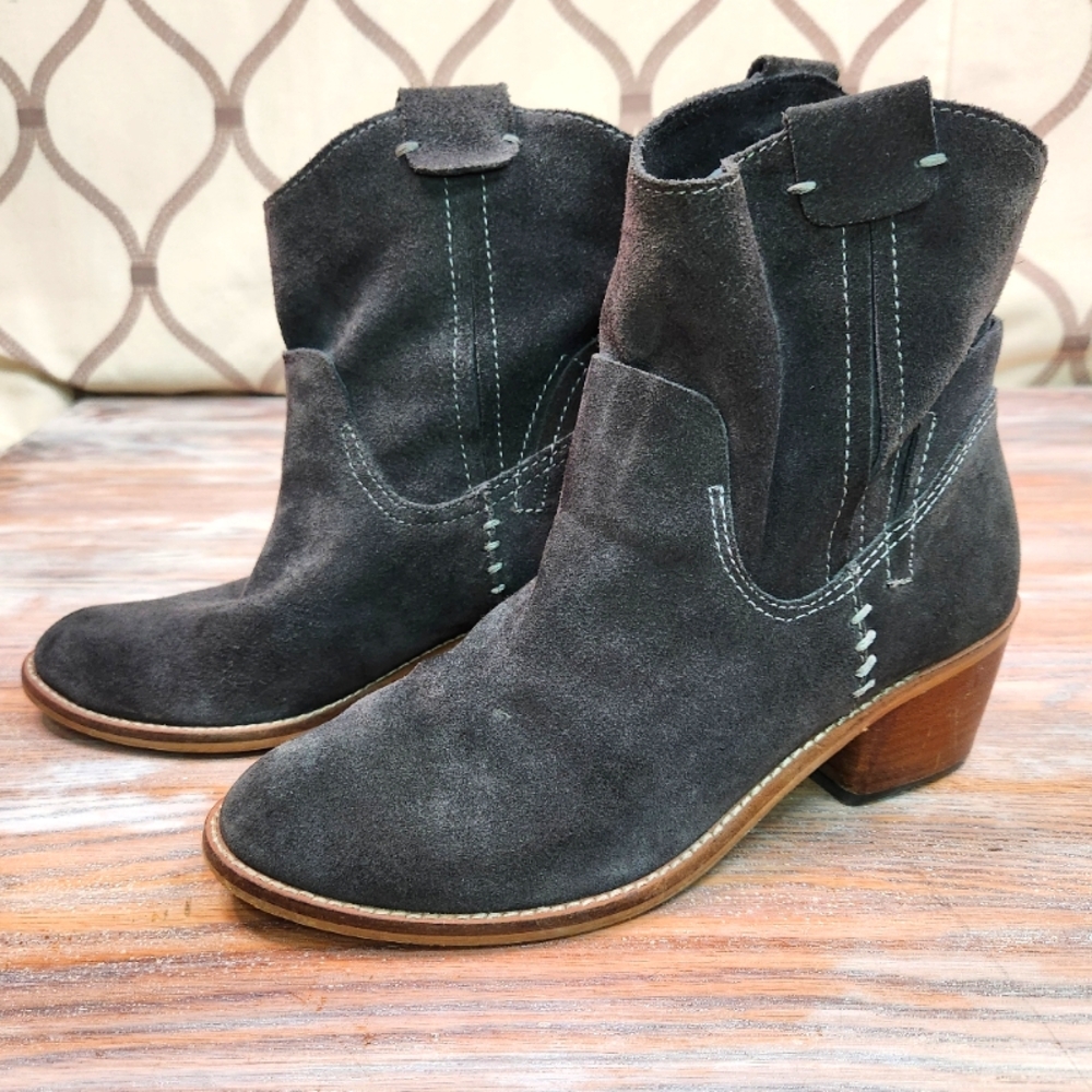 Dolce Vita Booties Black Suede Size 8 Used Condition